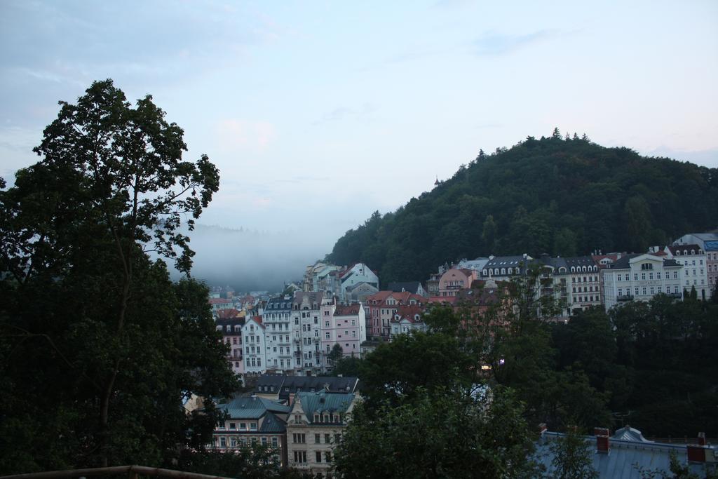 Apartments Vera Karlovy Vary Luaran gambar