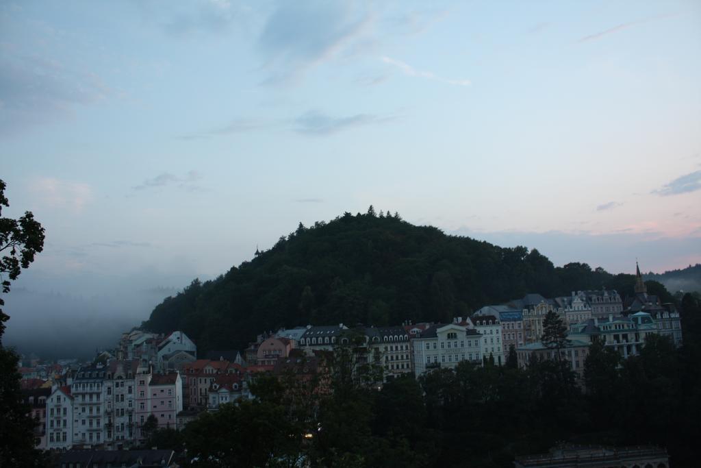 Apartments Vera Karlovy Vary Luaran gambar